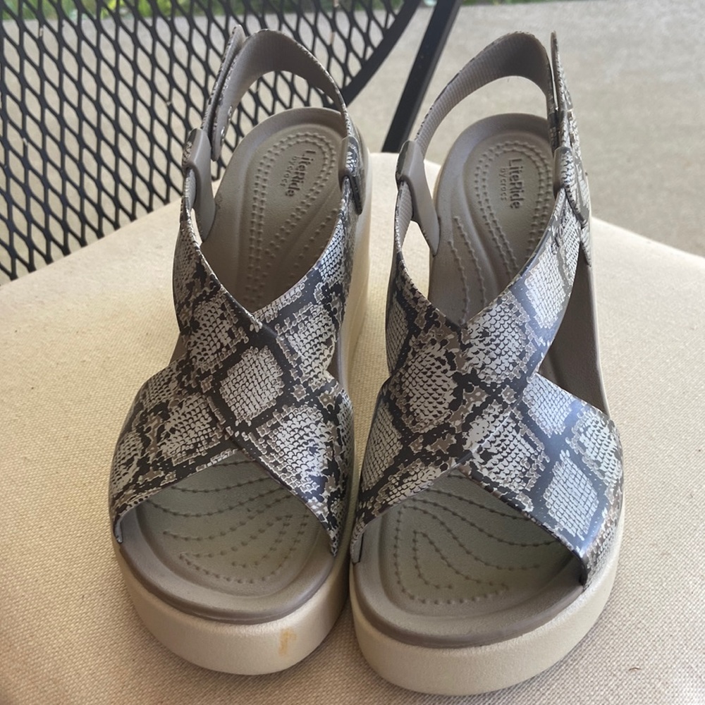 Croc sandal